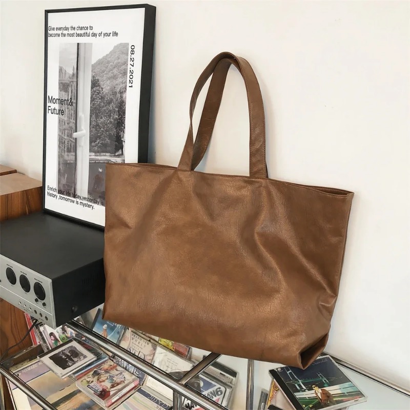 Fishing Equipment Market - Borsa a tracolla in morbida pelle