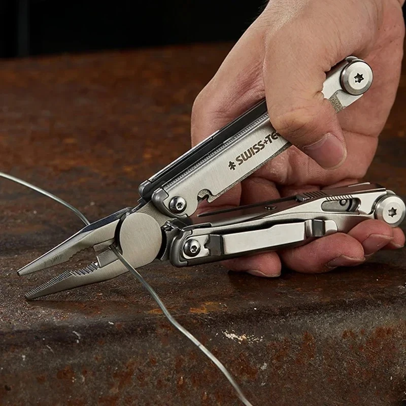 SWISS TECH Pinza multiutensile - Fishing Equipment Box recensione e prezzo